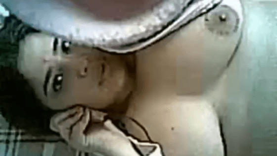 Image of Seductive Kashmiri Girl Films Steamy Video for Boyfriend-Linkdebhai2.in