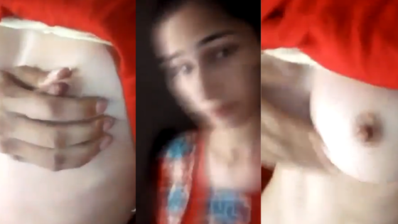 Image of Srinagar Girl Flaunting her Slim Boobs for You-LinkDeBhai2.in