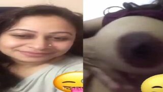 Image of Mature woman flaunts cleavage during video chat-Linkdebhai.club